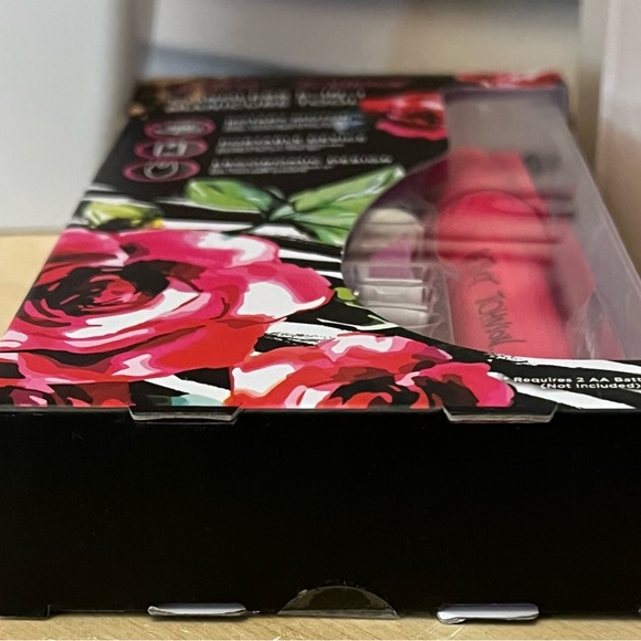 💅🏼NIB BETSEY JOHNSON MANICURE TOOL💅🏼 - Picture 6 of 9